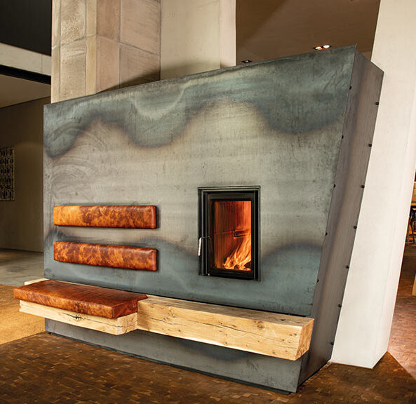 Moderner, grüner Wasserführender Ofen